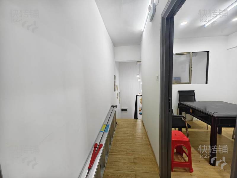 厚街‘康樂北路’奶茶轉讓，可空鋪轉【門口厚街廣場，緊挨著萬科城市廣場，附近商場，住宅，公寓集中】