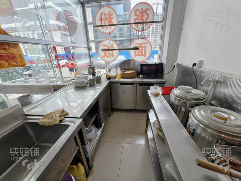 東城桑園自選快餐小炒店轉讓【處大型園區對面，即將招商入駐，目前月營業額5.5萬左右】