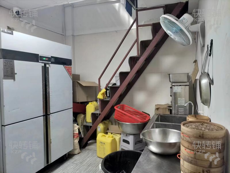 大嶺山‘新世紀領居‘餐飲店轉讓【小區出口旁，緊挨著沃爾瑪，商業街，人流量集中】