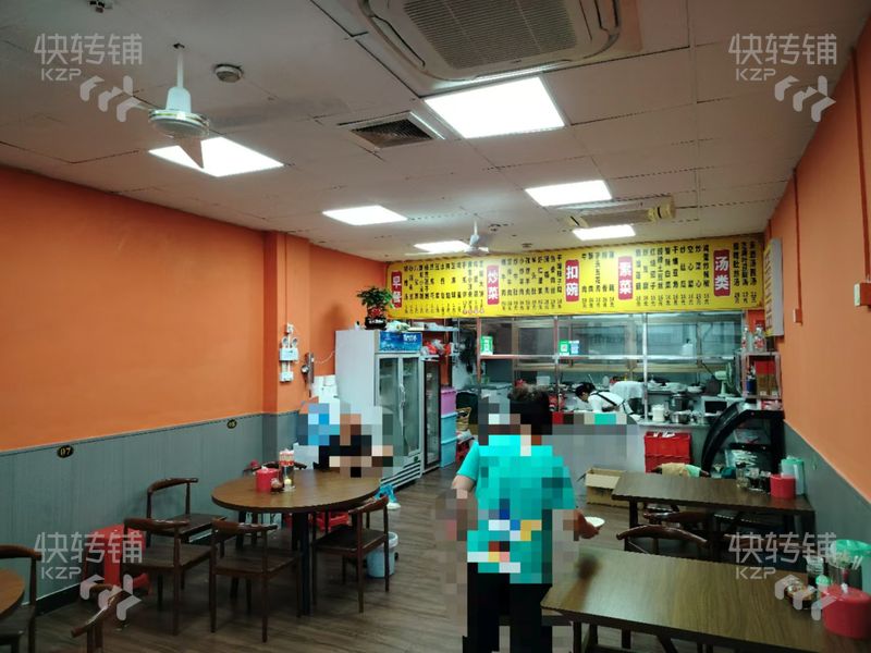 厚街’寮廈廣場‘餐飲店轉(zhuǎn)讓【對面學(xué)校、廣場、周邊工業(yè)區(qū)、住宅小區(qū)、萬達廣場】