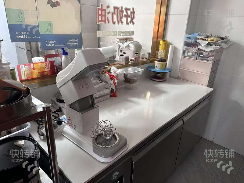 中堂東港城加盟吉芝味烘焙店轉(zhuǎn)讓【鎮(zhèn)中心位置，豪華裝修，路邊有車位，周邊競(jìng)爭(zhēng)少，小區(qū)臨街】