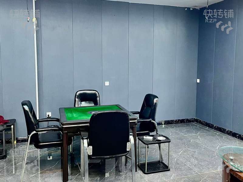 石龍‘裕興路’桌球棋牌轉讓【高端小區住宅環繞、沃爾瑪、屬商業中心、樓下專屬停車場】