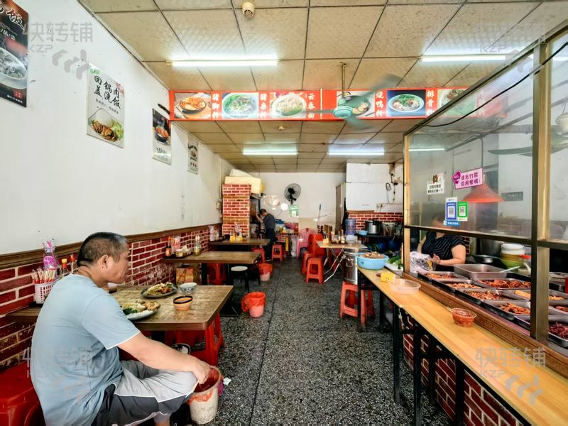 大嶺山‘中興路’餐飲店轉讓【轉角處，正對新風中學，中心地段，人流旺，適合做各種餐飲】