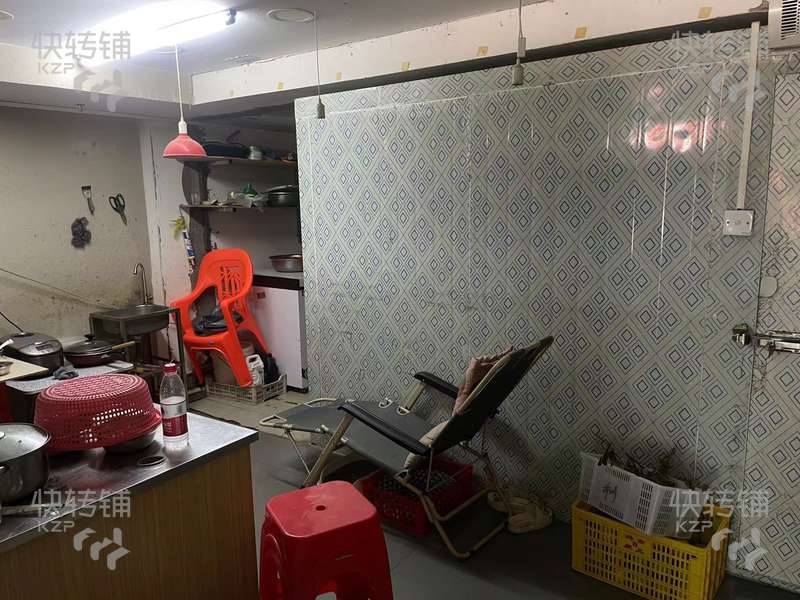 4萬給錢就轉(zhuǎn)，可空轉(zhuǎn)，厚街三屯水果店轉(zhuǎn)讓【夜市商業(yè)街、帶冷庫、小貨車、可出租攤位、營業(yè)額4500~5000】
