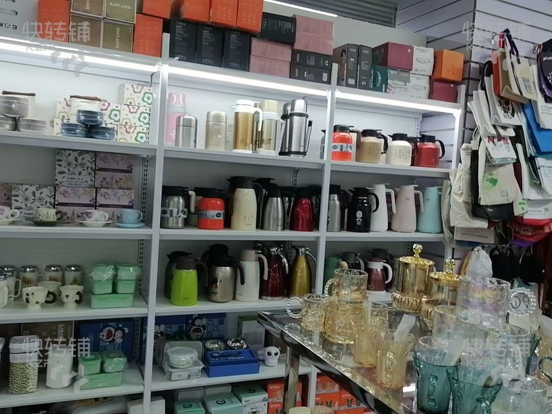 萬江千昱發義烏小商品商貿城日用百貨店轉讓【旁邊圣佰利國際酒店，商圈成熟、客運站、購物廣場】可空轉