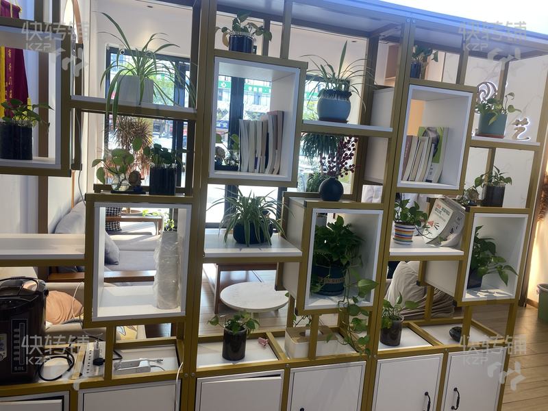東城石井采耳養生店轉讓【小區住宅樓環繞，位置地段優勢大，裝修精美舒適，交通停車方便】