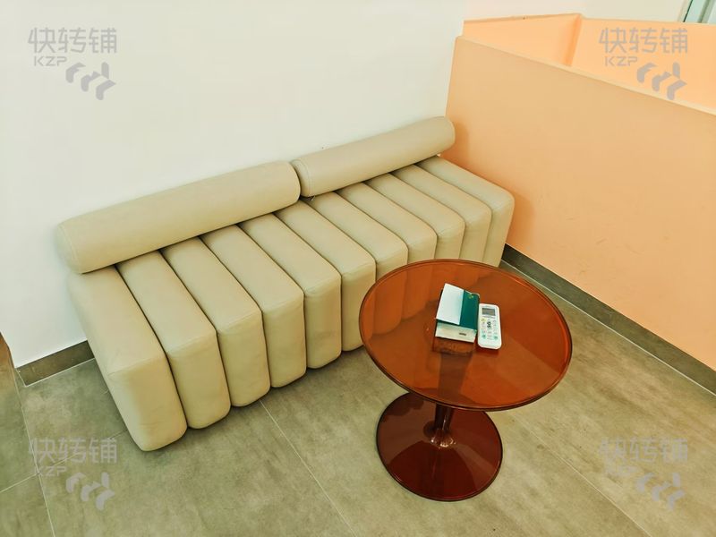 寮步’萬潤廣場‘美容院招租一樓60平做美甲美睫（也可整體轉(zhuǎn)讓）【高端住宅小區(qū)、上下兩層、帶4間房間、門口停車方便】