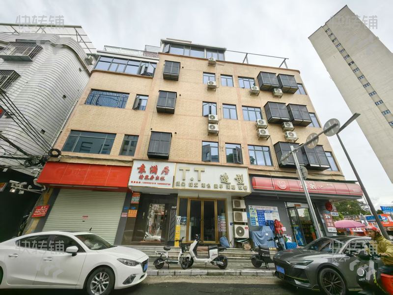 南城‘袁屋邊’路口旺鋪招租【小轉角位，十字路口，周邊全是公寓樓，晚上擺攤多，夜市人氣旺】