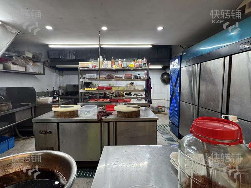 南城‘銀豐路’餐飲夜宵店轉讓【旁邊多個酒店、寫字樓、KTV、住宅樓密集、人流車流很旺】