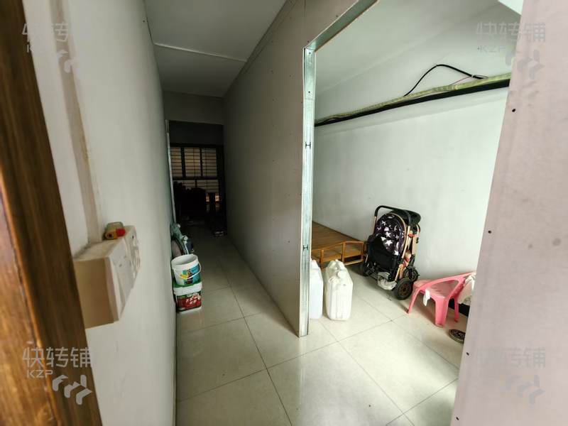 東城桑園自選快餐小炒店轉讓【處大型園區對面，即將招商入駐，目前月營業額5.5萬左右】