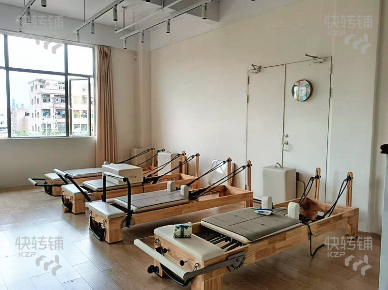橋頭“帝庭山花園”瑜伽館轉(zhuǎn)讓【整棟3層、裝修新、合適做很多行業(yè)、周?chē)^(qū)圍繞、旁石水口公園】