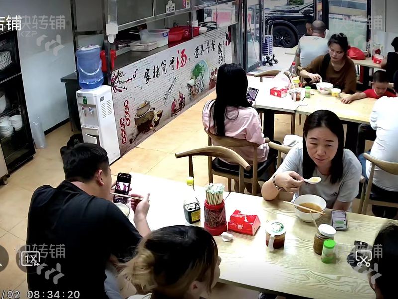 鳳崗益田‘大運城邦’快餐店轉讓【小區出入口位置，旁邊假期奧特萊斯，周邊大型住宅小區】