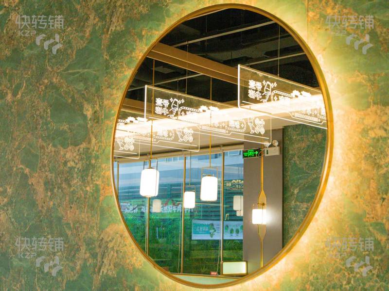 南城‘鴻福路口’火鍋餐廳轉讓【高端豪華裝修、拐角位、時尚電器樓下、正對醫院、多個購物廣場、近地鐵口、人流量很旺】