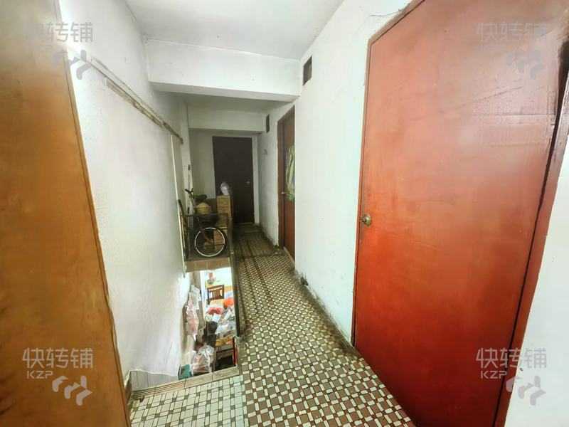 南城“雅園工業路”餐飲店轉讓【經營20年，門口公交站，周邊全是工業區，寫字樓】