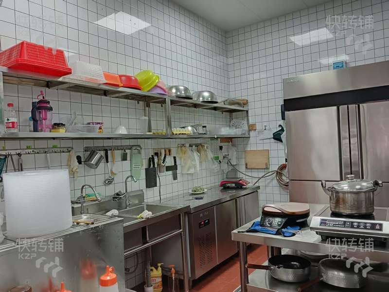 企石“東平市場”云餃店轉讓【市場出入口旁，公寓住宅密集，早中晚人流量大，全新精裝修，合適各種餐飲項目】