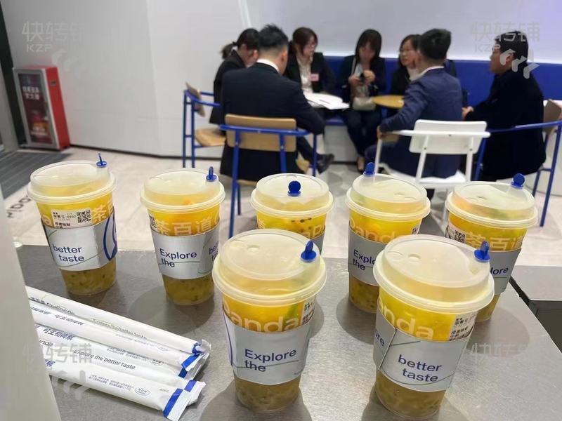 松山湖‘萬科生活廣場’茶百道奶茶店轉讓【高端小區(qū)環(huán)繞，附近華為、營業(yè)額5-6000+可查、人流大】可空轉