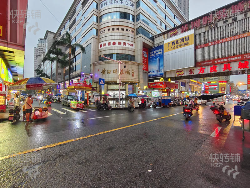 虎門黃河時裝城旺鋪招租【適合行業(yè)多，商圈人流量大，對面永業(yè)鞋城、中心繁華地段、美食街商業(yè)一體】