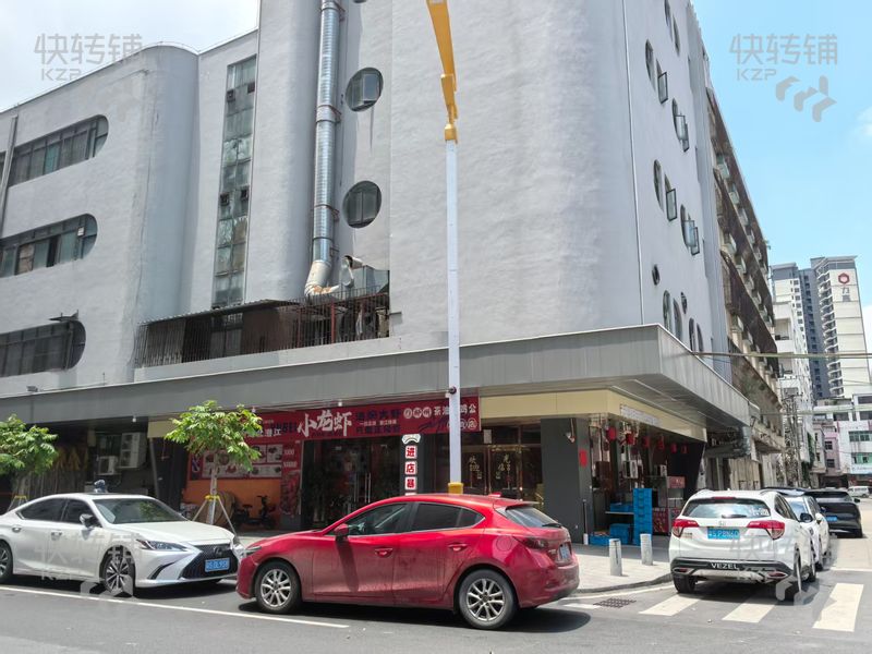 惠州石灣夜市街拐角位夜宵店轉讓【周邊小區、住宅集中，人流量穩定，門口外擺停車都方便】