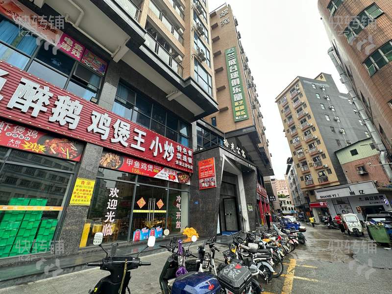 看店請預約 勿打擾店員 長安‘上沙市場旁’好淶屋便利店轉讓【直通公寓電梯口、雙門面住宅公寓工廠，可空轉】