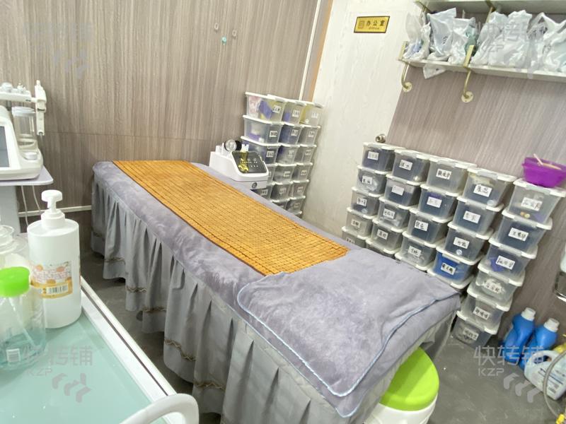 大朗高英‘國和購物廣場’化妝品美容院轉讓【7年老店、商場出入口處、人流量大】