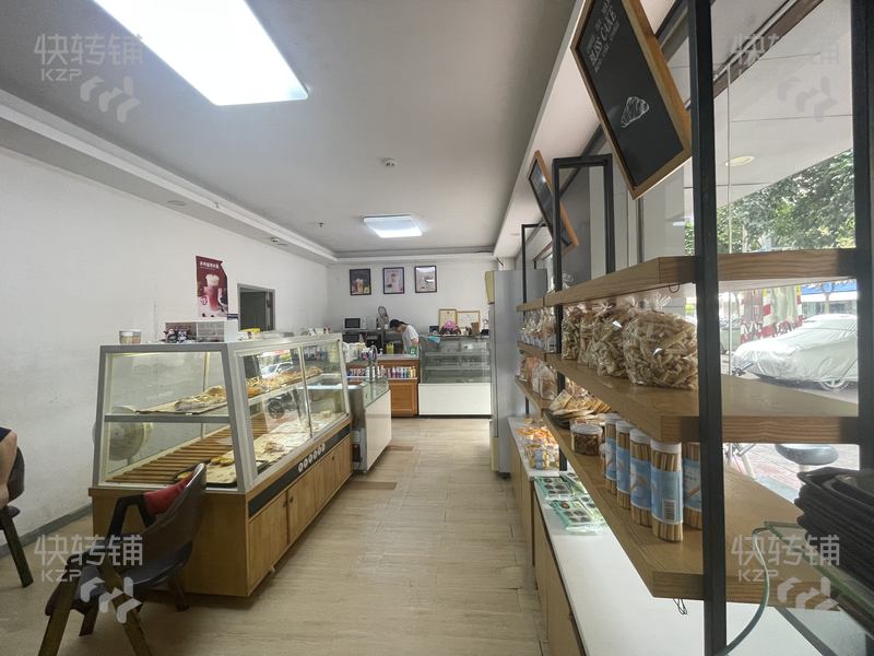 橋頭夜市商業(yè)街’面包烘焙店‘轉(zhuǎn)讓/可空鋪【8年老店，有穩(wěn)定客源，兩個(gè)小學(xué)旁，公寓出租房、工廠密集，人流集中】