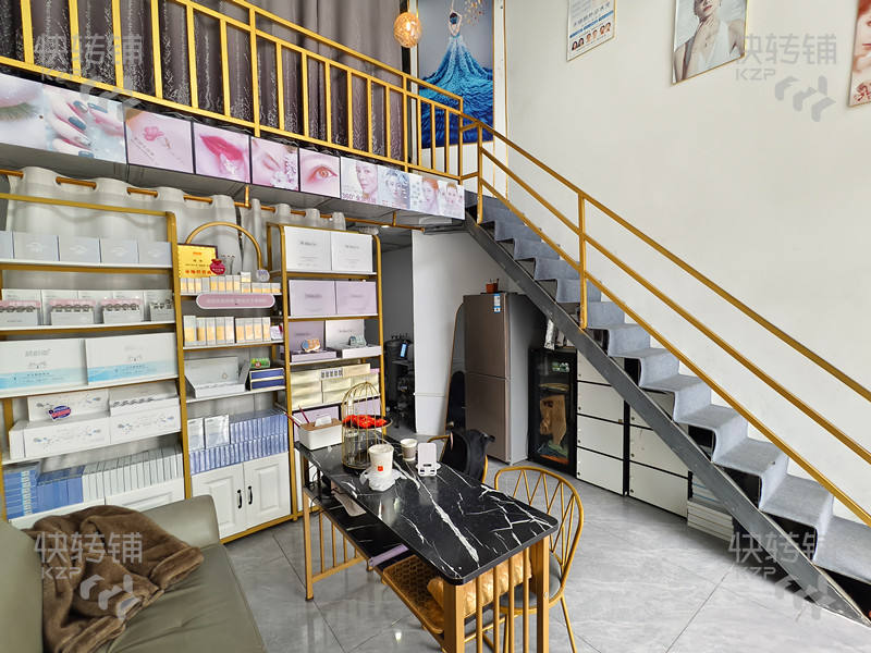 黃江霖峰.壹山境小區美容美甲店轉讓【全是小區別墅區包圍著、龍見田市場、近深圳、已經營三年半會員多】