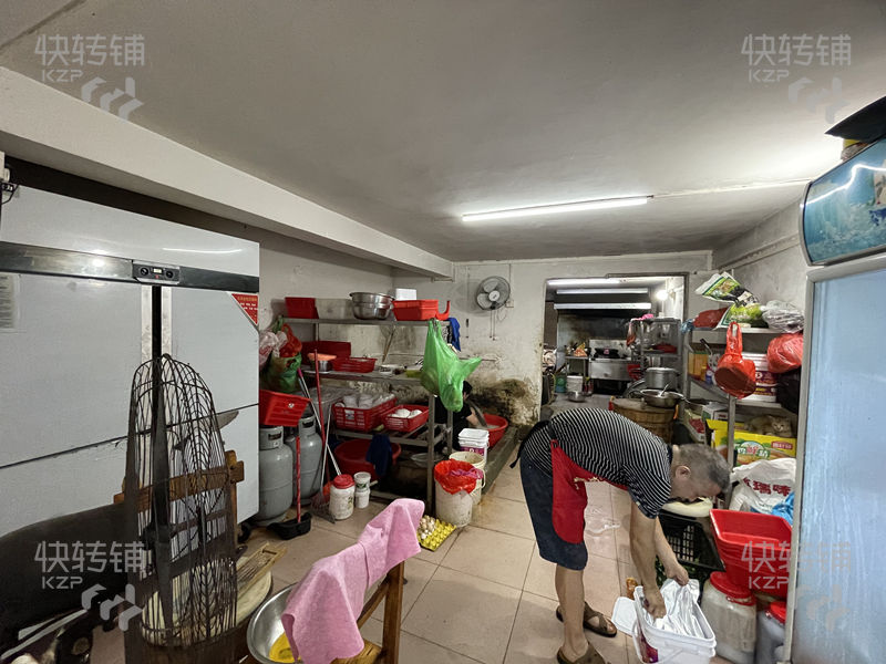 寮步东城交界温塘万正广场旁快餐店转让【酒店、广场、市场、工业区旁，处人流繁华地段，生意稳定】