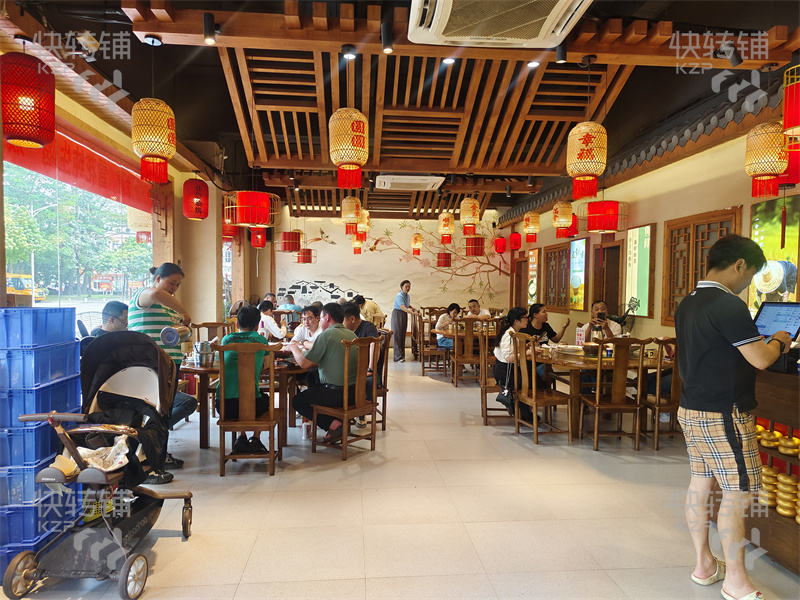 寮步‘鳧山金興路’ 川菜館轉讓【處紅綠燈路口、轉角位、大外擺區(qū)、停車方便、周邊全大型工業(yè)區(qū)】