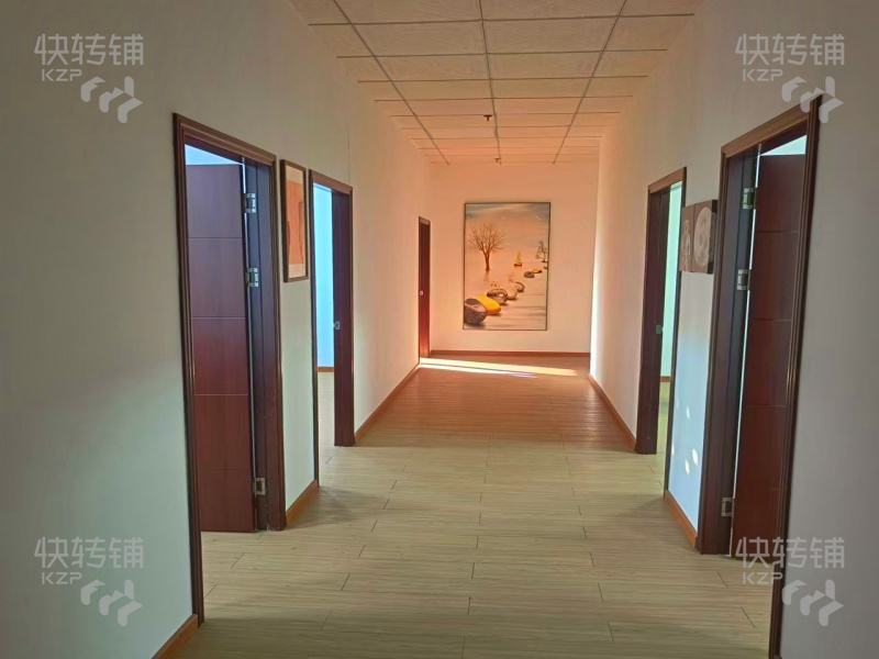 厚街地鐵站旁臺球俱樂部轉讓+可分租【周邊有商業街、購物廣場、住宅公寓密集、寫字樓大廈內、人流量大】