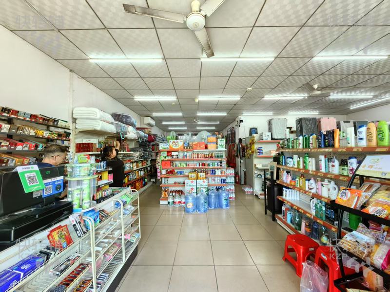 橋頭‘橋東路’便利店轉讓【小轉角位、周邊全是大大小小的廠區，出租房集中，日做2000-3000+】