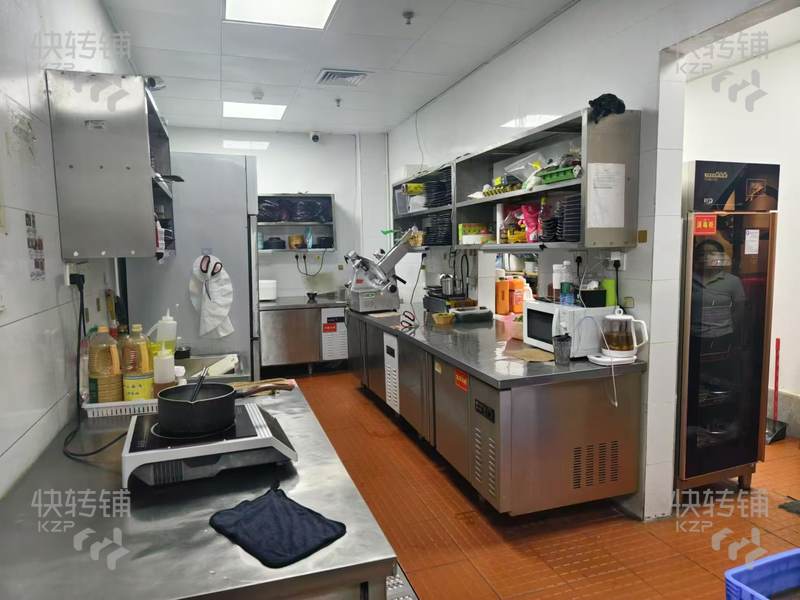 長安‘霄邊大街’炭火燒肉店3.5w低價轉讓【位鼎峰花漫城廣場、屬商場店、電梯旁、人流大，租金可談，免租期超長】