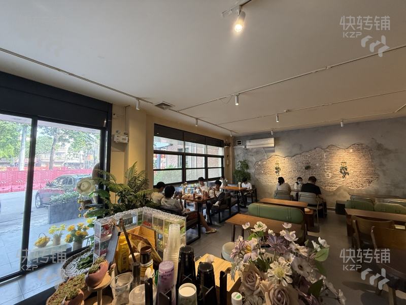 厚街涌口光輝北路‘冷飲店’轉讓【旁邊有市場門口、村口位置、人流量大、周邊住宅密集】