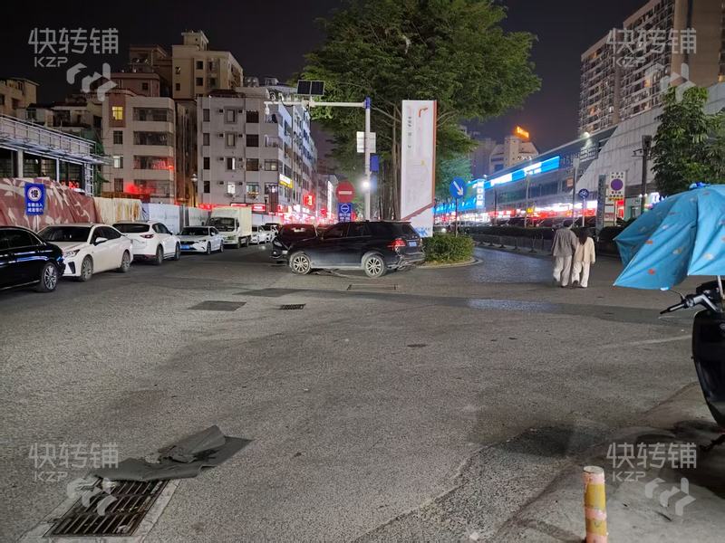 長安萬科中心拐角位花店轉讓【雙面門，外擺區大，中心區商圈，附近公寓住宅、寫字樓大廈、商場等圍繞，可空鋪，合適各行各業】