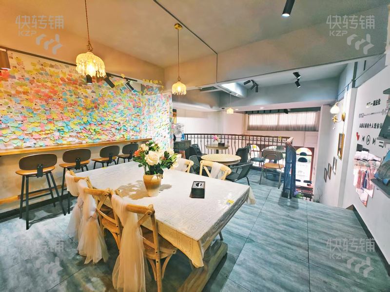 低價3w急轉(zhuǎn) 橫瀝鎮(zhèn)瑞康路東成花園鮮花奶茶店轉(zhuǎn)讓【大型購物商場旁，住宅環(huán)繞，商業(yè)街出入口處，消費人群集中，人流量大】可空鋪