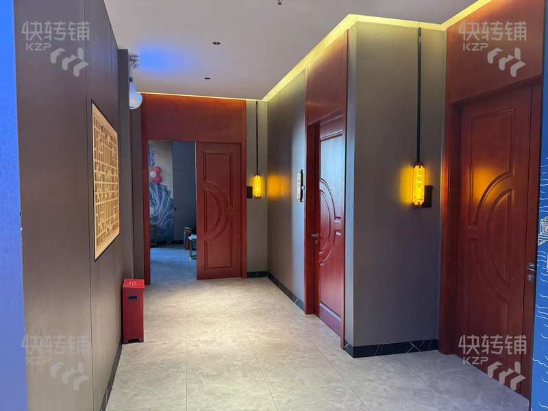 大朗巷尾花園‘湘菜館’轉讓【小區臨街路口大轉角位、周邊小區，公寓住宅，商場，寫字樓大廈環繞，門口停車場】