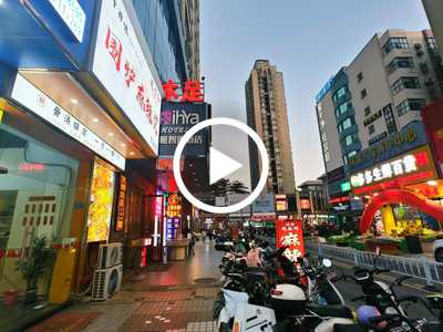 長安萬達圍爐麻辣燙店轉讓【處于沃爾瑪廣場，人流集中地段，對面第二小學，周邊住宅密集】