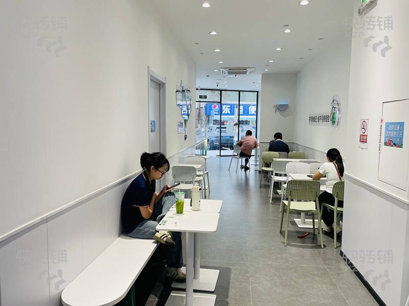 4萬急轉！包含押金3.6萬！沙田“萬隆購物廣場”益禾堂冷飲店空鋪轉讓、無行業限制【連鎖牌子、中心社區，商場自帶流量，周邊中高端小區】