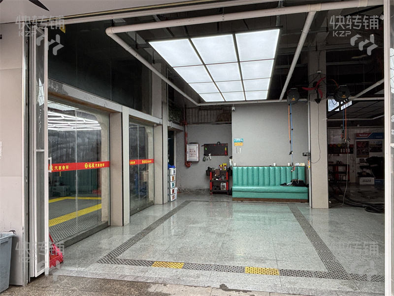 看店提前联系！南城“广彩城”汽车美容维修店转让【全新精装修，附近小区、4S车行多、客源稳定、同行接手即可营业】