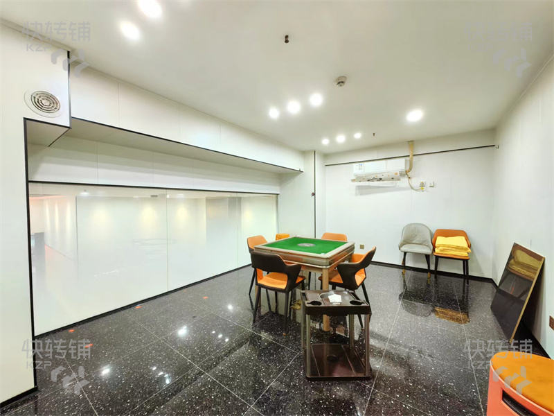 厚街“萬科城市廣場”奶茶店轉讓【高奢裝修，位置好，人流集中，周邊全大型住宅小區、中高端消費群體】
