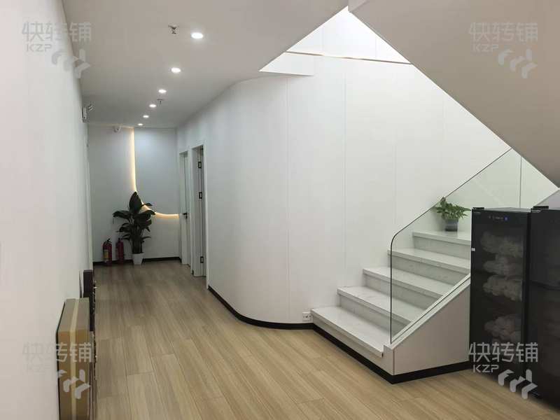 常平都市華府美容院轉讓【周邊小區多、客流量穩定，精裝修，接手就可以營業】