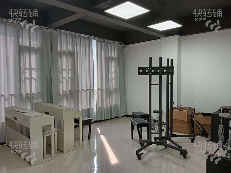 大嶺山‘瑞景大廈’藝術培訓分租【無需轉讓費，旁邊商業廣場，繁華中心地段】