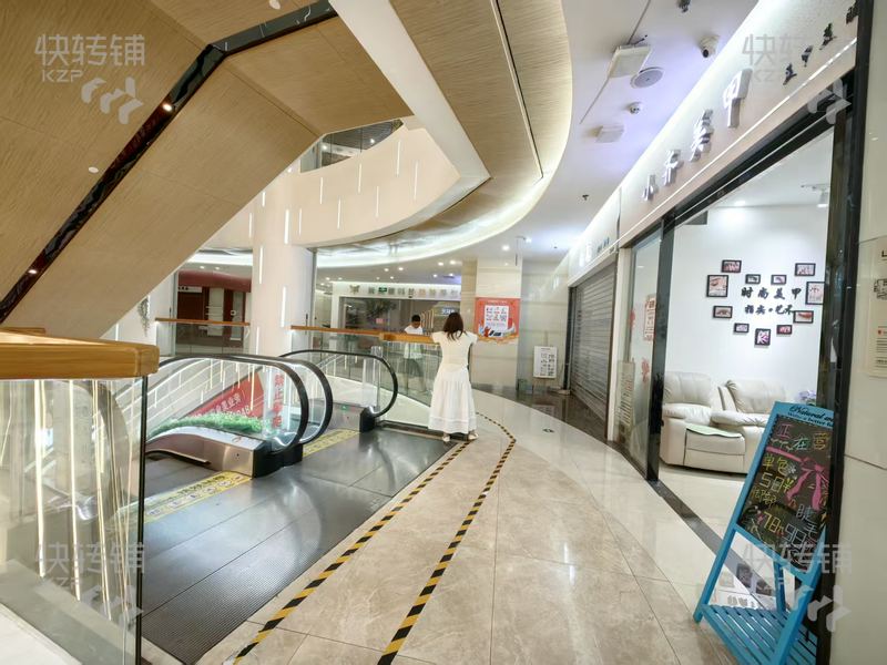麻涌星河城市廣場‘美甲店’轉(zhuǎn)讓【經(jīng)營4年、微信客源890人+，旁邊嘉榮超市、商圈人氣旺】
