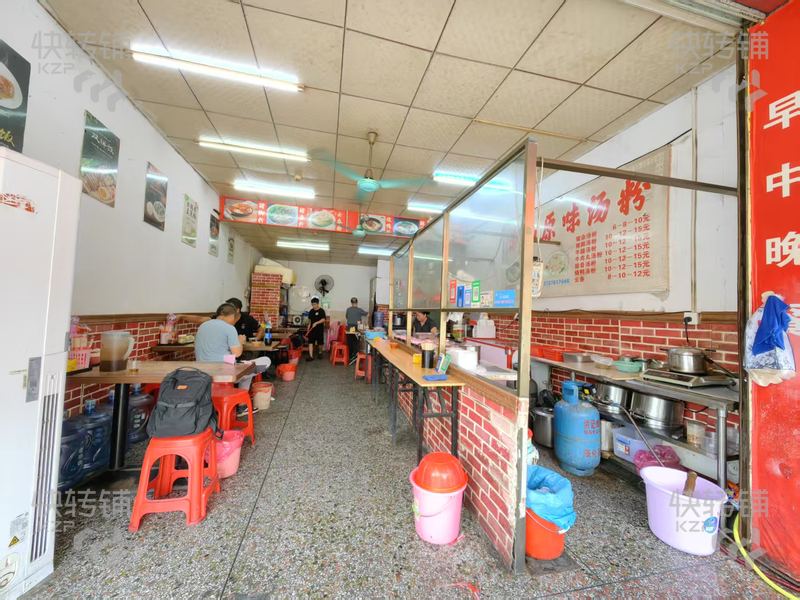 大嶺山‘中興路’餐飲店轉讓【轉角處，正對新風中學，中心地段，人流旺，適合做各種餐飲】