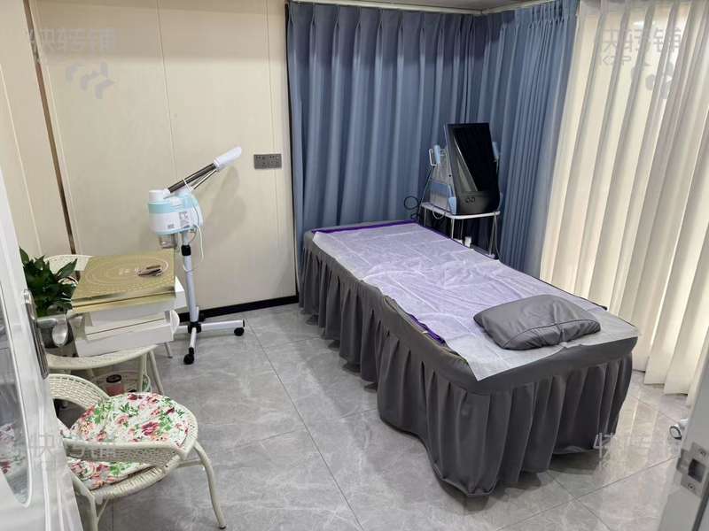 東坑‘中央松湖’美容美發綜合店轉讓【大門出入口位置，高端小區，住宅，工廠環繞，客源穩定，裝修精致】