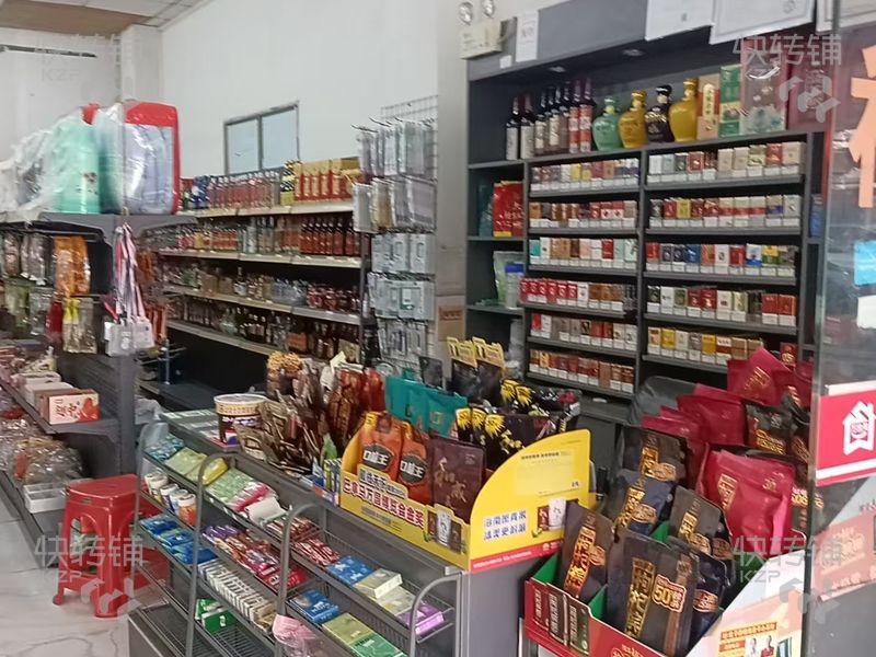 橫瀝田坑便利店轉(zhuǎn)讓（營業(yè)額3500+工廠門口對面， 雙門面可以外擺）可空鋪