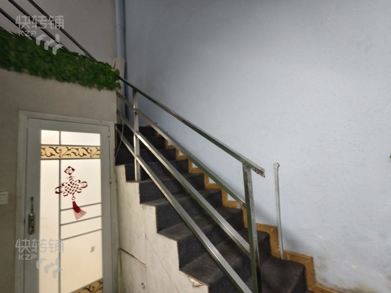 樟木頭中惠香樟綠洲‘烤肉店’轉(zhuǎn)讓【萬(wàn)人成熟小區(qū)底商、對(duì)面加州陽(yáng)光海岸花園、穩(wěn)定客源】