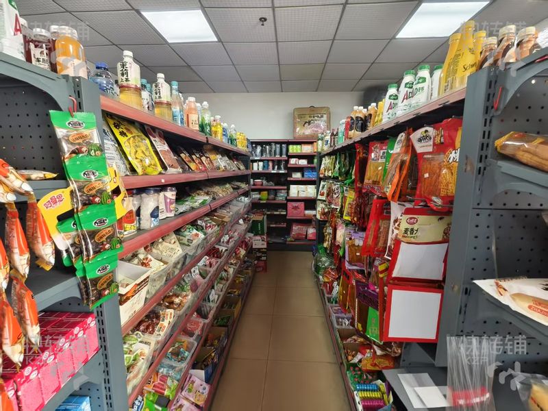謝崗‘花園大道’樂購便利店轉讓【5年老店、工業(yè)區(qū)路口、拐角位、公交站旁、日營業(yè)額2500-3500左右】