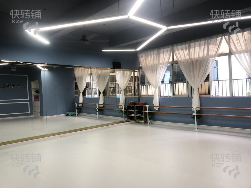 南城香園路‘舞蹈培訓機構’轉讓/可空轉【處CBD中心、學校，幼兒園、住宅小區圍繞、769文化創業園、風景街、金域華府】
