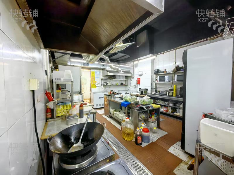 大嶺山領尚購物廣場‘糖水店’轉讓【4號門門口、樓上沃爾瑪，核心商圈，自帶海量人流量，消費潛力巨大】