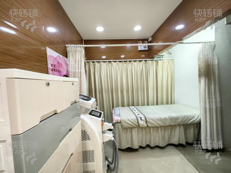 中堂‘萬和百貨’附近美容美甲店轉讓【左邊鴻星爾克，右邊口腔診所，對面愛依服，住宅區集中，可以做其他行業】